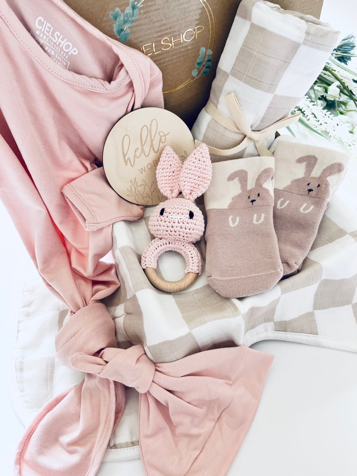 Newborn Gift Set For Boy & Girl | 8pc Baby Shower Bundle