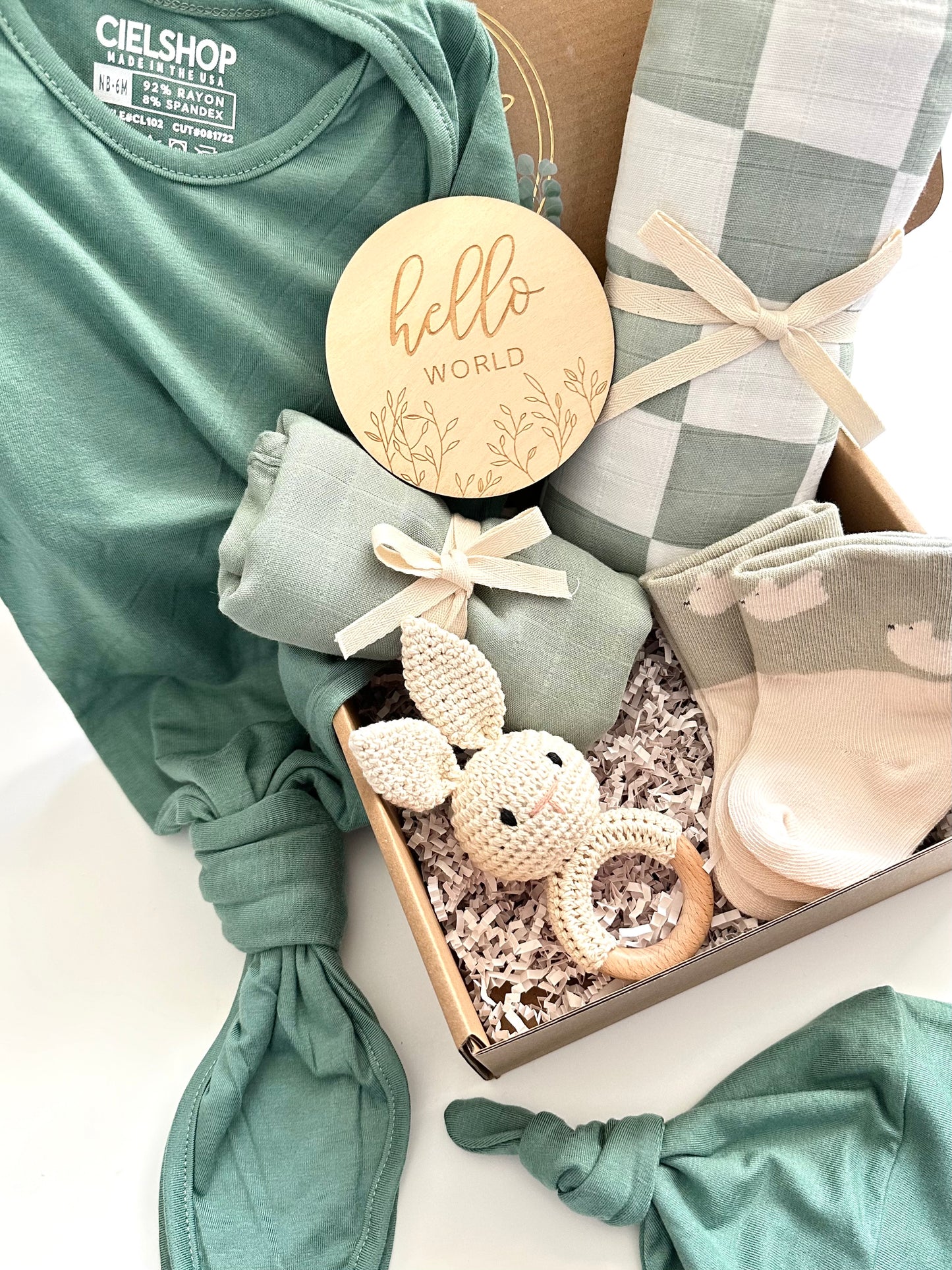 Newborn Gift Set For Boy & Girl | 8pc Baby Shower Bundle