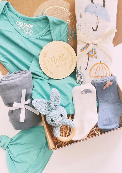 Newborn Gift Set for Boy & Girl | Baby Shower Gift | 8-Piece Baby Box
